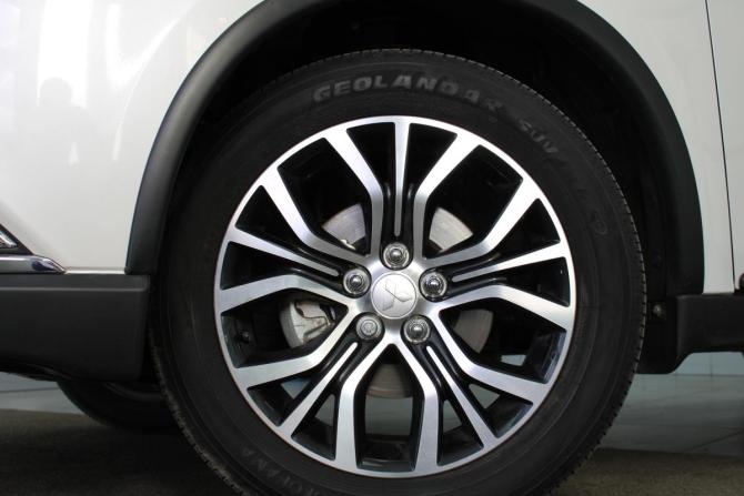 Mitsubishi Outlander III Рестайлинг 2 с пробегом 2017 года, цена 2 575 000 рублей, 41973 км, внедорожник, Автокод Объявления