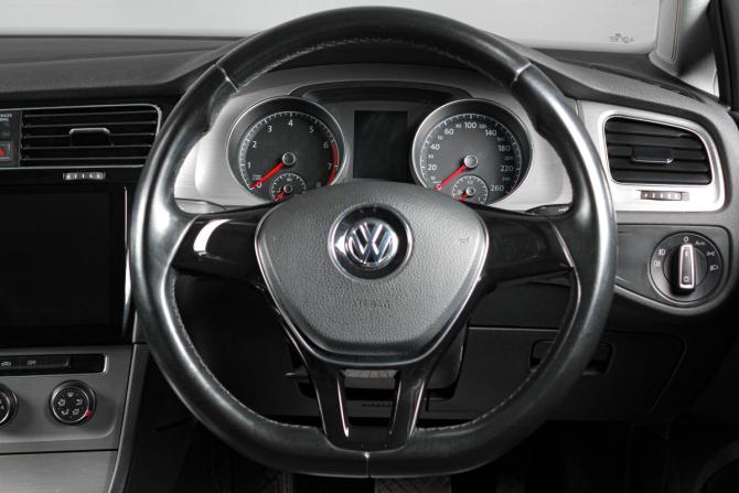 Volkswagen Golf VII с пробегом 2014 года, цена 899 000 рублей, 135700 км, универсал, Автокод Объявления
