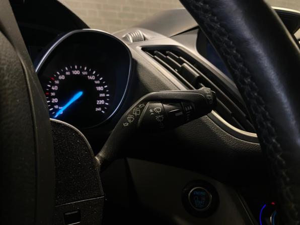 Ford Kuga II Рестайлинг с пробегом 2018 года, цена 1 650 000 рублей, 111038 км, внедорожник, Автокод Объявления