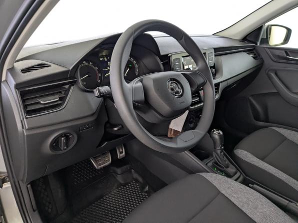 Skoda Rapid II с пробегом 2021 года, цена 1 599 000 рублей, 65066 км, лифтбек, Автокод Объявления
