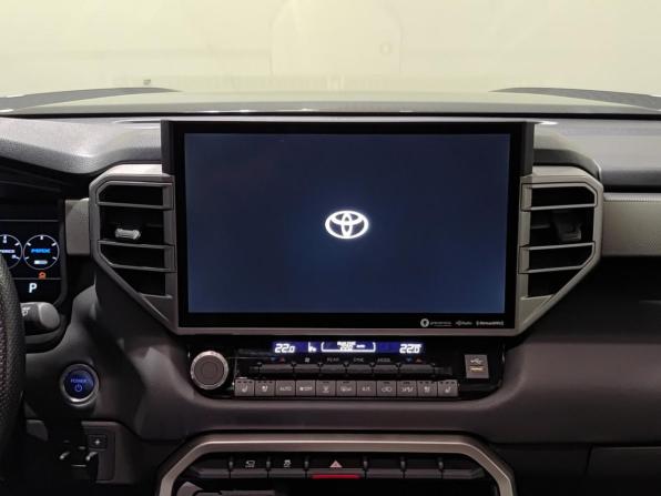 Toyota Sequoia III с пробегом 2022 года, цена 9 470 000 рублей, 75131 км, внедорожник, Автокод Объявления