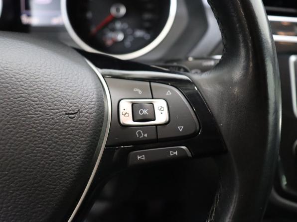 Volkswagen Tiguan II с пробегом 2017 года, цена 2 097 000 рублей, 123331 км, внедорожник, Автокод Объявления
