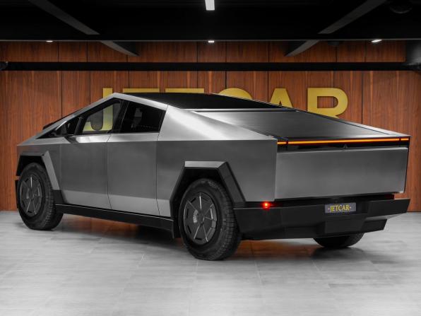 Tesla Cybertruck с пробегом 2024 года, цена 20 530 000 рублей, 140 км, пикап, Автокод Объявления