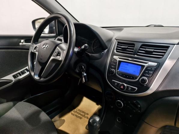 Hyundai Solaris I с пробегом 2014 года, цена 694 000 рублей, 221930 км, седан, Автокод Объявления