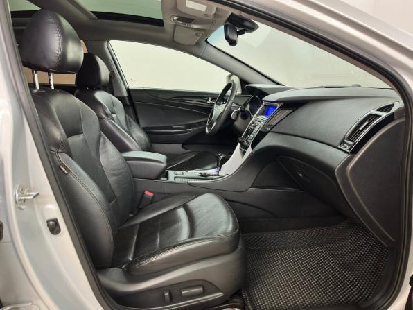 Hyundai Sonata VI (YF) с пробегом 2011 года, цена 1 170 000 рублей, 204261 км, седан, Автокод Объявления
