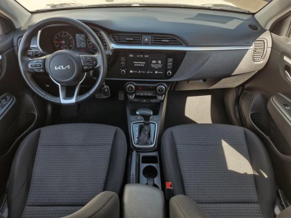 Kia Rio IV Рестайлинг с пробегом 2021 года, цена 1 999 000 рублей, 35515 км, хэтчбек, Автокод Объявления