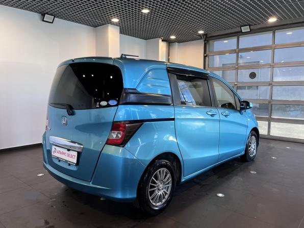 Honda Freed I с пробегом 2010 года, цена 1 020 000 рублей, 187871 км, компактвэн, Автокод Объявления