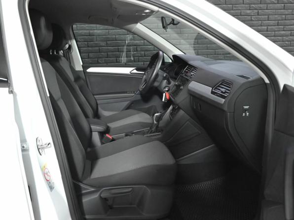 Volkswagen Tiguan II Рестайлинг с пробегом 2022 года, цена 2 835 000 рублей, 42266 км, внедорожник, Автокод Объявления