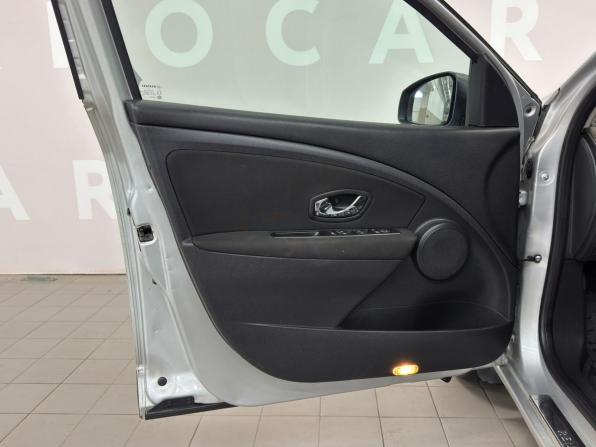Renault Fluence I с пробегом 2012 года, цена 585 000 рублей, 176154 км, седан, Автокод Объявления