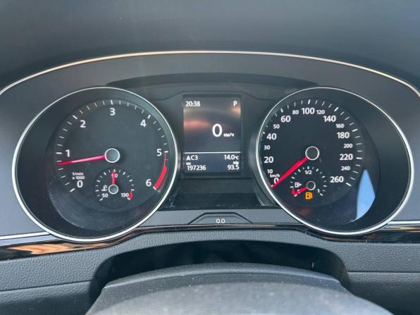 Volkswagen Passat B8 с пробегом 2017 года, цена 1 379 000 рублей, 196000 км, универсал, Автокод Объявления