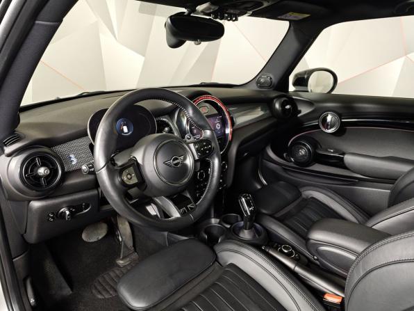 Mini Hatch III (F55/F56) Рестайлинг 2 с пробегом 2022 года, цена 3 300 000 рублей, 56066 км, хэтчбек, Автокод Объявления