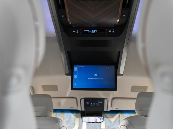 Новый Lexus LM II 2025 года, цена 16 990 000 рублей, минивэн, Автокод Объявления