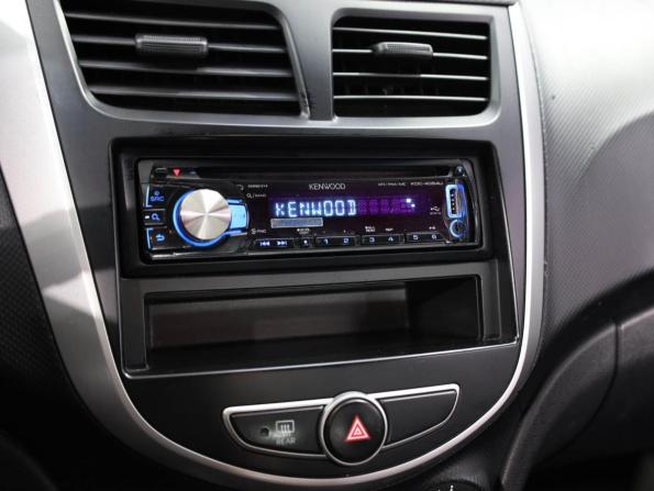 Hyundai Solaris I с пробегом 2012 года, цена 770 000 рублей, 75220 км, хэтчбек, Автокод Объявления