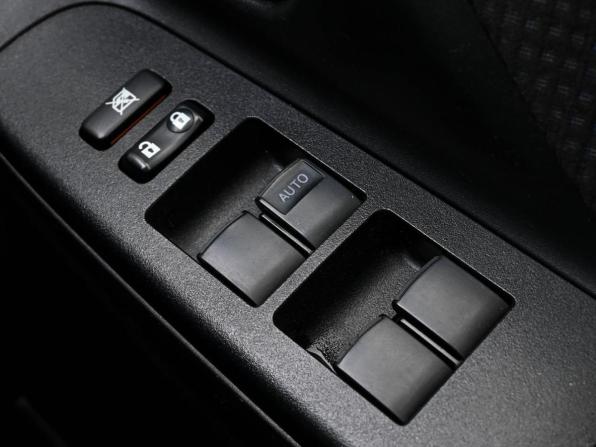 Toyota Vitz III (XP130) Рестайлинг 2 с пробегом 2019 года, цена 899 000 рублей, 74165 км, хэтчбек, Автокод Объявления