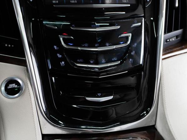 Cadillac Escalade IV с пробегом 2016 года, цена 3 099 070 рублей, 226129 км, внедорожник, Автокод Объявления