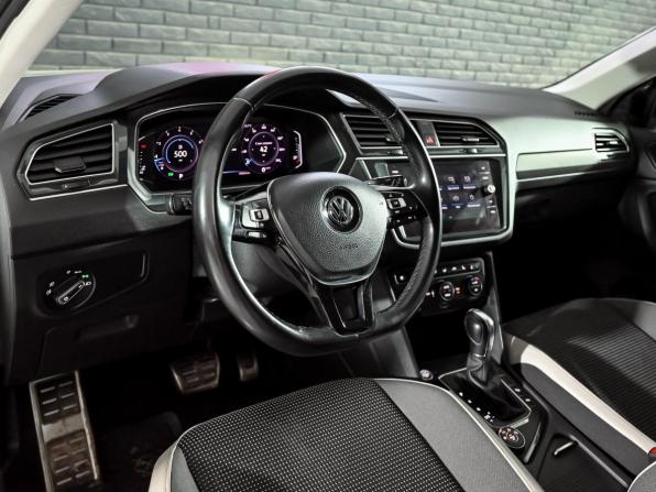 Volkswagen Tiguan II с пробегом 2019 года, цена 2 680 000 рублей, 100042 км, внедорожник, Автокод Объявления