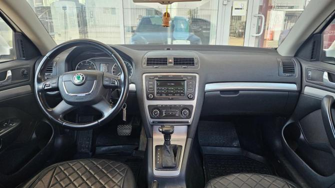 Skoda Octavia II (A5) Рестайлинг с пробегом 2013 года, цена 1 069 000 рублей, 148000 км, лифтбек, Автокод Объявления