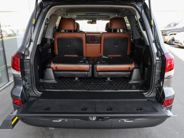Lexus LX III Рестайлинг с пробегом 2013 года, цена 4 000 000 рублей, 320587 км, внедорожник, Автокод Объявления