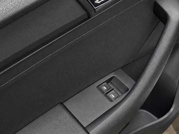 Skoda Rapid I Рестайлинг с пробегом 2018 года, цена 1 099 000 рублей, 118000 км, лифтбек, Автокод Объявления