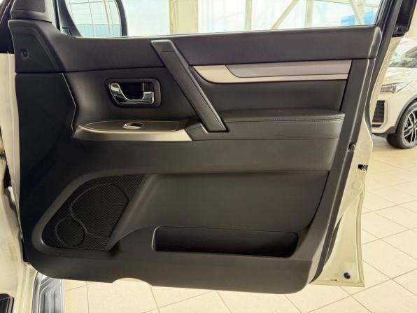Mitsubishi Pajero IV Рестайлинг 1 с пробегом 2014 года, цена 2 455 900 рублей, 171526 км, внедорожник, Автокод Объявления