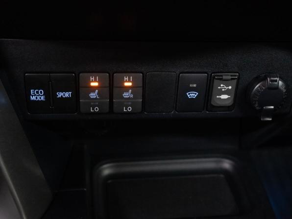 Toyota RAV4 IV (XA40) Рестайлинг с пробегом 2017 года, цена 2 390 000 рублей, 131836 км, внедорожник, Автокод Объявления