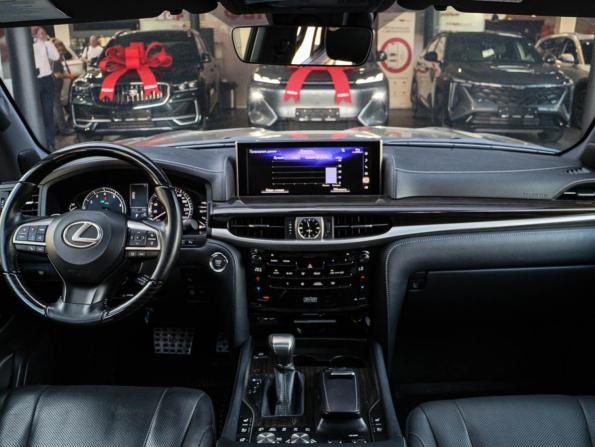 Lexus LX III Рестайлинг 2 с пробегом 2018 года, цена 9 810 000 рублей, 35821 км, внедорожник, Автокод Объявления