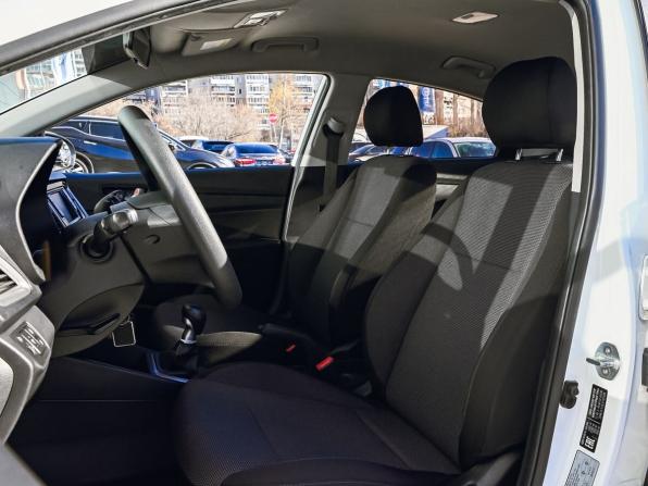 Hyundai Solaris II с пробегом 2019 года, цена 1 261 000 рублей, 106695 км, седан, Автокод Объявления