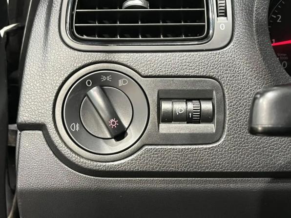 Volkswagen Polo V Рестайлинг с пробегом 2016 года, цена 985 000 рублей, 119105 км, седан, Автокод Объявления