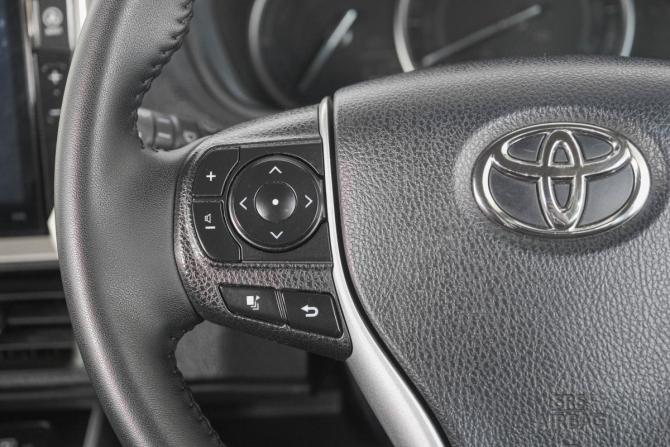 Toyota Esquire I с пробегом 2015 года, цена 1 919 000 рублей, 193000 км, минивэн, Автокод Объявления