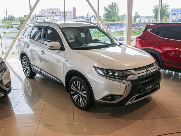 Mitsubishi Outlander III Рестайлинг 3 с пробегом 2019 года, цена 2 536 000 рублей, 144830 км, внедорожник, Автокод Объявления