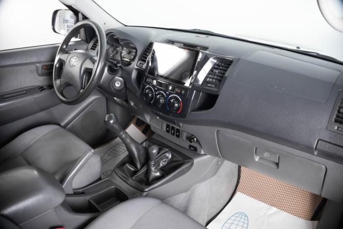 Toyota Hilux VII Рестайлинг с пробегом 2013 года, цена 2 349 000 рублей, 270000 км, offers.body_type.unknown, Автокод Объявления