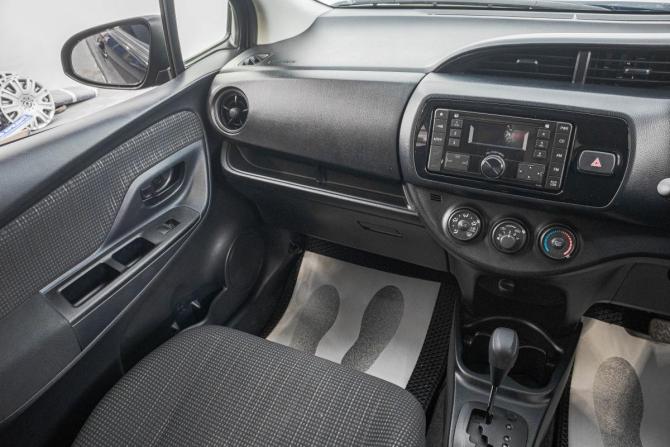 Toyota Vitz III (XP130) Рестайлинг 2 с пробегом 2017 года, цена 929 000 рублей, 78000 км, хэтчбек, Автокод Объявления