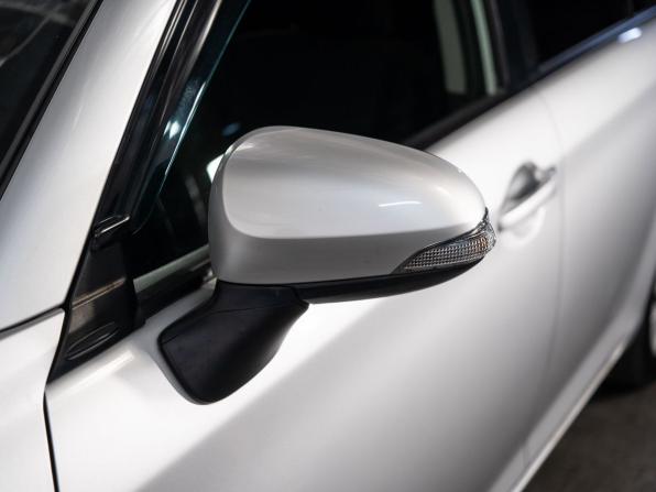 Toyota Corolla XI (E160 E170) Рестайлинг 2 с пробегом 2017 года, цена 1 230 500 рублей, 101210 км, универсал, Автокод Объявления