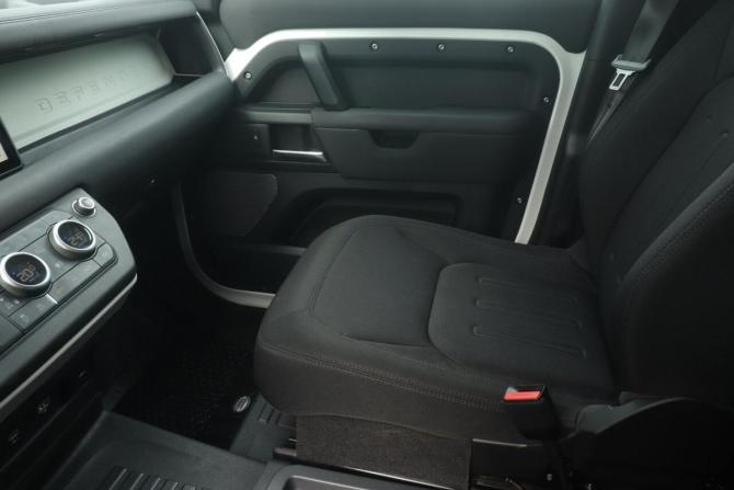 Land Rover Defender II с пробегом 2020 года, цена 4 096 000 рублей, 124747 км, внедорожник, Автокод Объявления