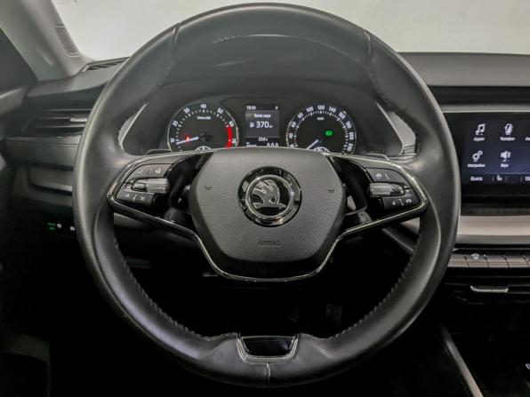 Skoda Octavia IV (A8) с пробегом 2021 года, цена 2 410 000 рублей, 39440 км, лифтбек, Автокод Объявления
