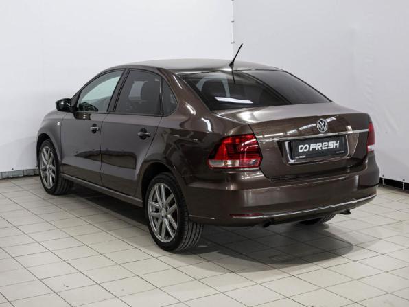 Volkswagen Polo V Рестайлинг с пробегом 2015 года, цена 999 000 рублей, 194170 км, седан, Автокод Объявления