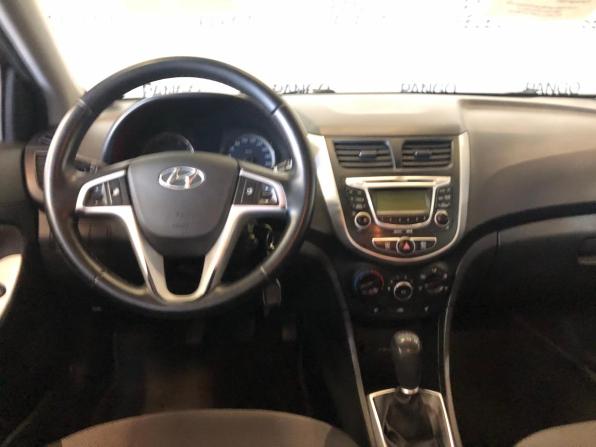 Hyundai Solaris I с пробегом 2013 года, цена 590 000 рублей, 199992 км, седан, Автокод Объявления