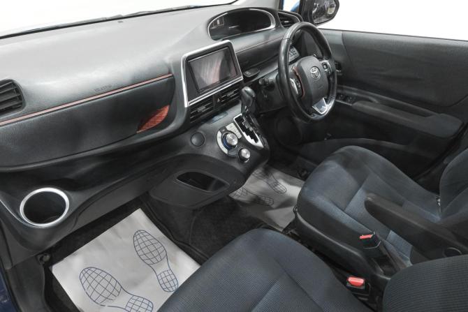Toyota Sienta II с пробегом 2017 года, цена 1 569 000 рублей, 110000 км, компактвэн, Автокод Объявления