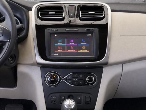 Renault Logan II с пробегом 2017 года, цена 837 000 рублей, 90019 км, седан, Автокод Объявления