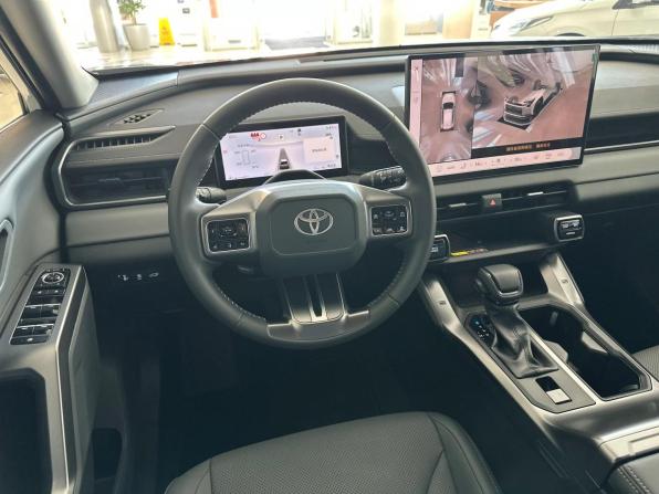 Toyota RAV4 VI (XA60) с пробегом 2026 года, цена 4 250 000 рублей, 7 км, внедорожник, Автокод Объявления