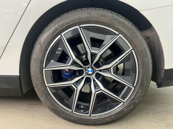 BMW 5 серии VIII (G60/G61/G68) с пробегом 2023 года, цена 6 499 000 рублей, 40133 км, седан, Автокод Объявления