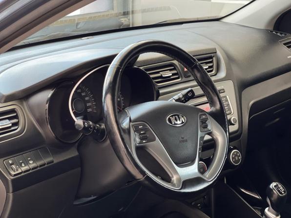 Kia Rio III Рестайлинг с пробегом 2015 года, цена 989 000 рублей, 132392 км, хэтчбек, Автокод Объявления