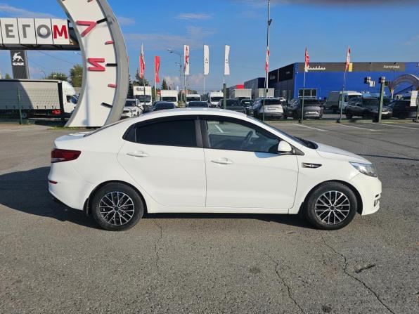 Kia Rio III Рестайлинг с пробегом 2016 года, цена 1 049 995 рублей, 165560 км, седан, Автокод Объявления
