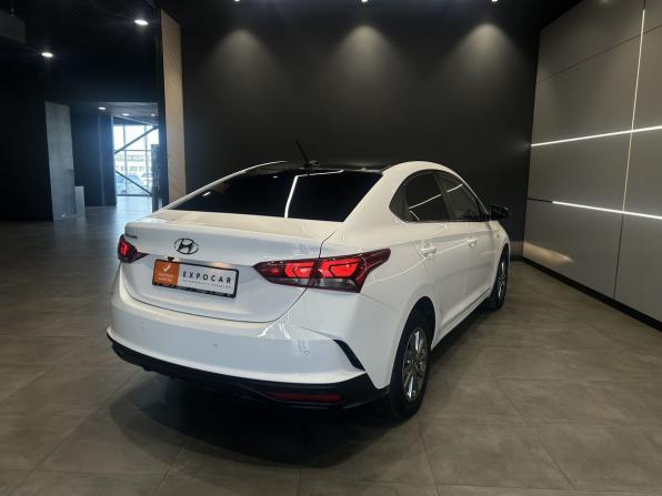 Hyundai Solaris II Рестайлинг с пробегом 2022 года, цена 1 827 000 рублей, 45000 км, седан, Автокод Объявления