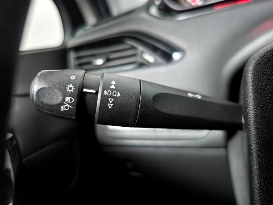 Peugeot 208 I Москва  - изображение 14