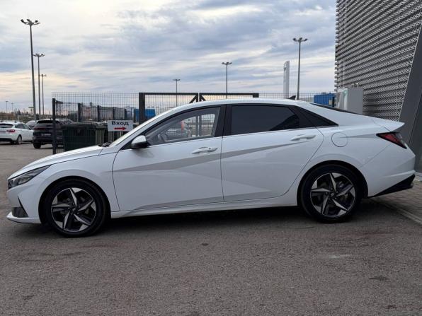 Hyundai Elantra VII (CN7) с пробегом 2022 года, цена 1 999 000 рублей, 90000 км, седан, Автокод Объявления