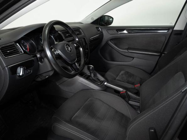 Volkswagen Jetta VI Рестайлинг с пробегом 2018 года, цена 1 598 000 рублей, 107338 км, седан, Автокод Объявления