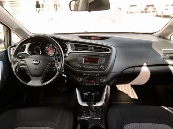 Kia Ceed II Рестайлинг с пробегом 2017 года, цена 1 540 000 рублей, 99518 км, хэтчбек, Автокод Объявления