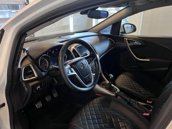Opel Astra J с пробегом 2010 года, цена 460 000 рублей, 233237 км, хэтчбек, Автокод Объявления