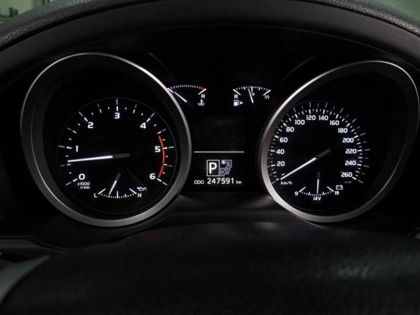 Toyota Land Cruiser 200 Series Рестайлинг 1 с пробегом 2015 года, цена 4 289 000 рублей, 247591 км, внедорожник, Автокод Объявления